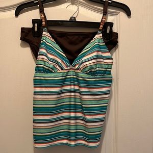 Tankini boho tropical colors (greens, orange, brown and white).